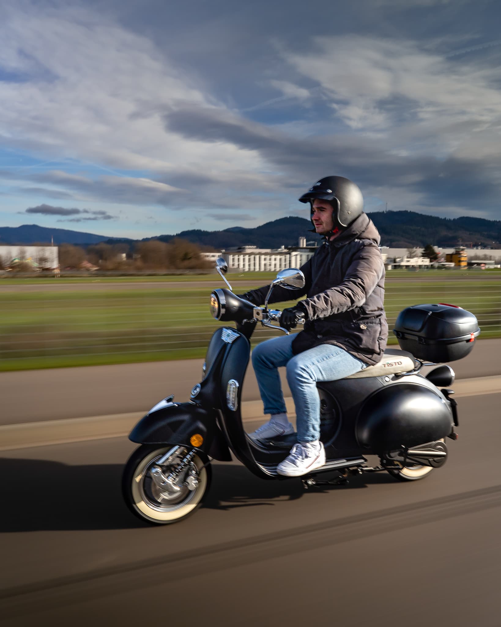 Erlebe Fahrspaß ohne Kompromisse mit TiSTO Elektroroller