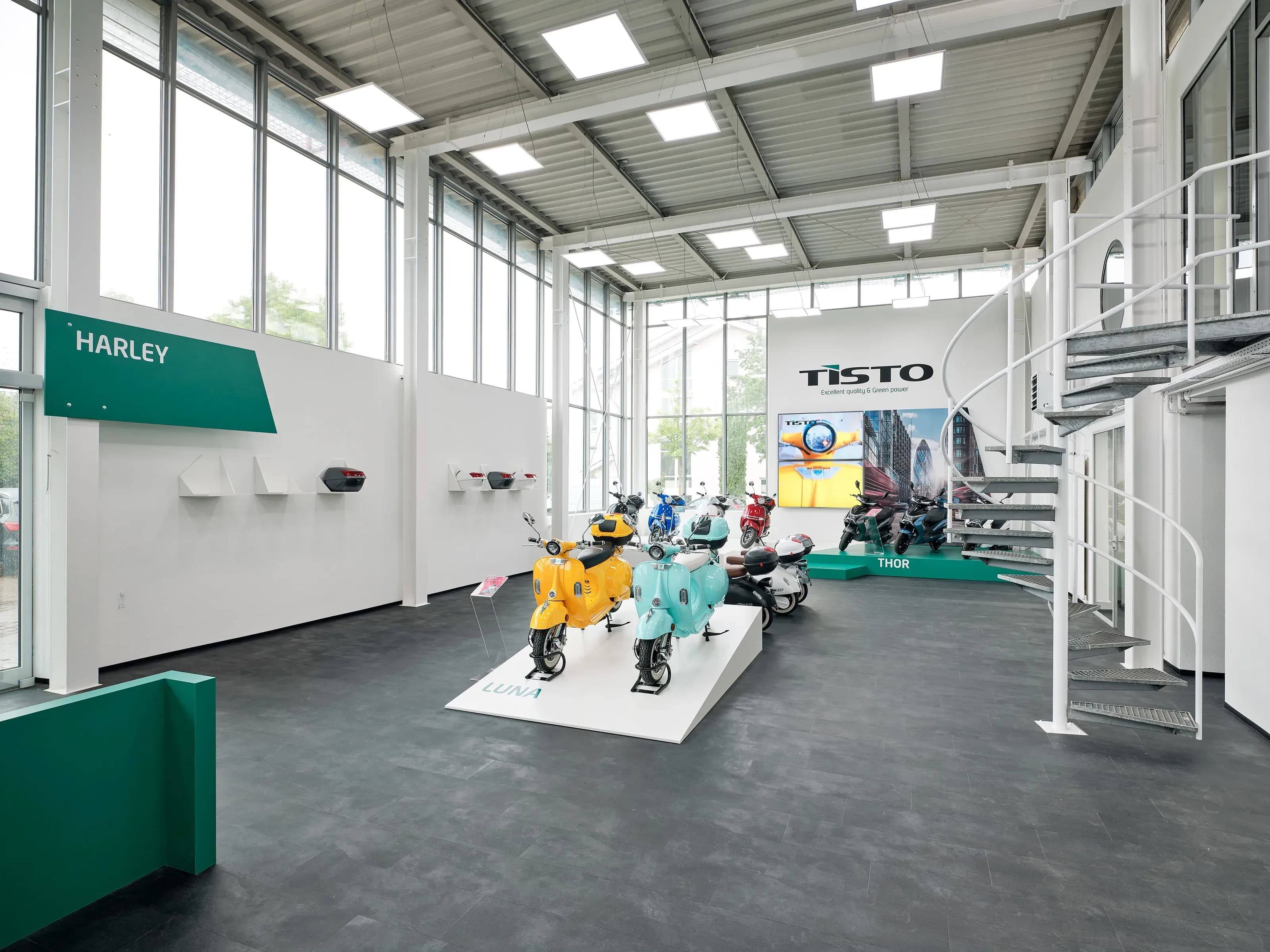 Umweltfreundliche E-Roller mit Automobiltechnik