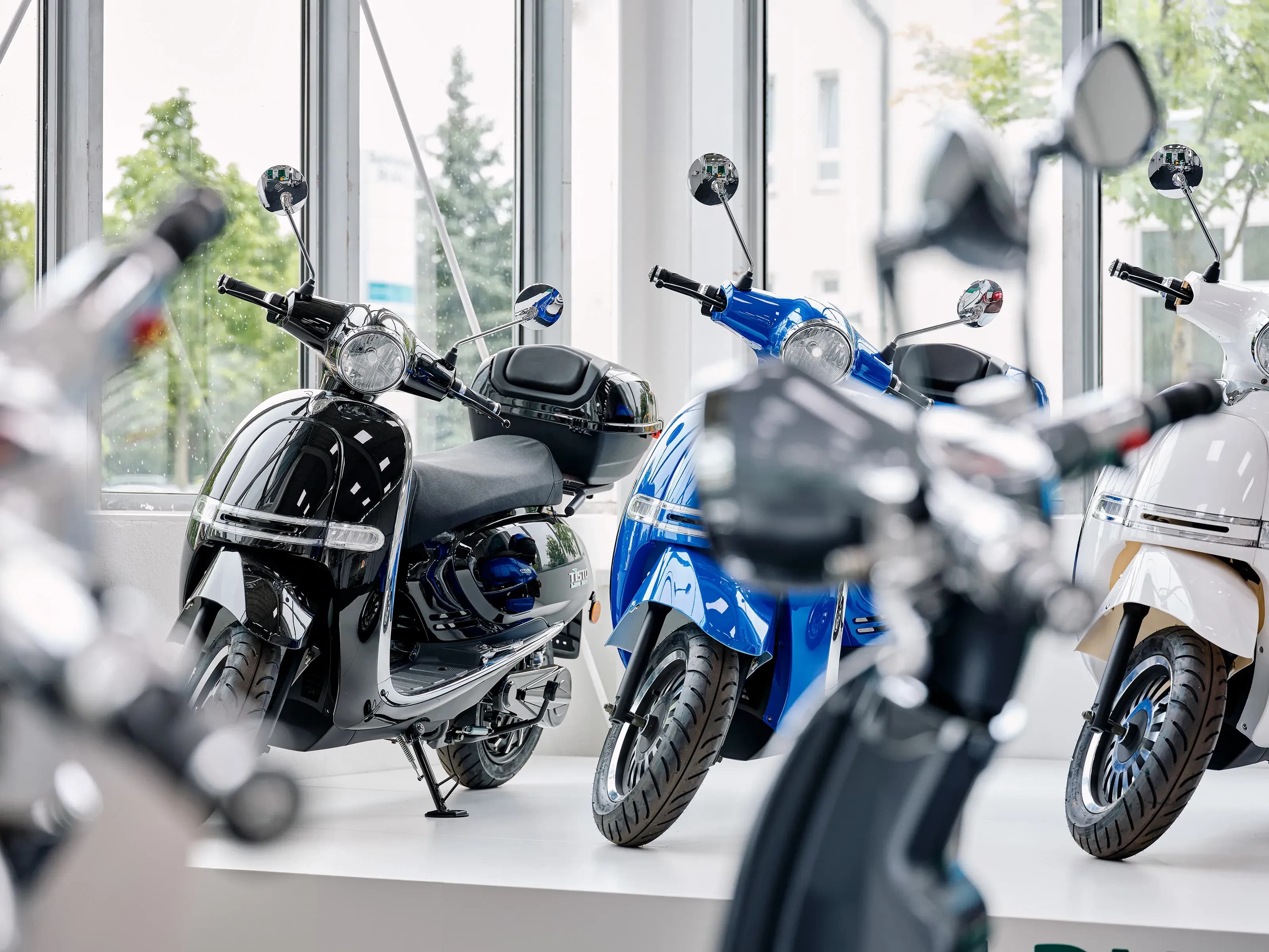 Elektro-Roller mit langlebigem Akku und Top-Performance - Jetzt Probefahrt buchen