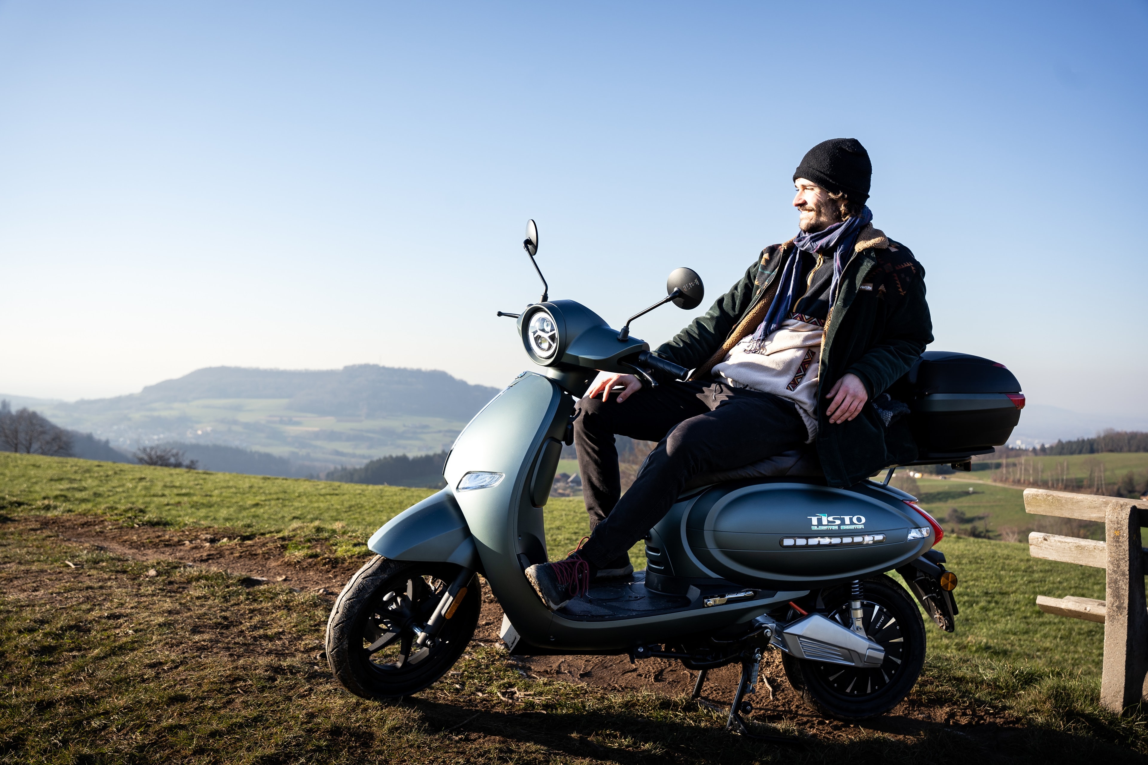 TiSTO Elektroroller: Mobilität, die Generationen verbindet- für jeden, der die Zukunft fährt.